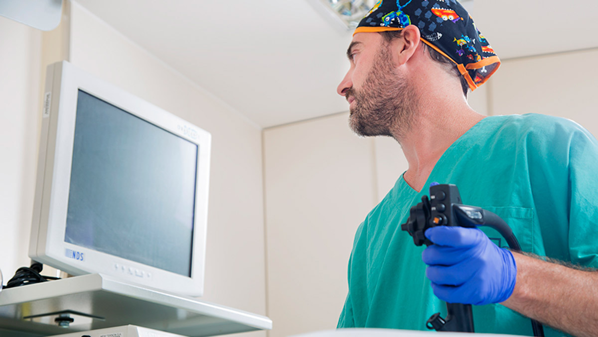 La colonoscopia, la prueba más importante para detectar y curar el cáncer de colon y recto