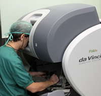 Intervenidos con éxito los primeros pacientes con el sistema da Vinci en Teknon